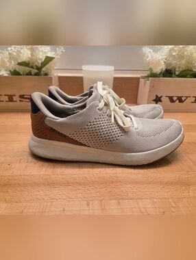 Kizik Lima Lite Taupe Slip-On Sneakers Unisex Womens 8.5/Mens 7